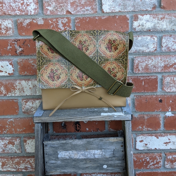 Esprit Floral Vegan Messenger Bag - Picture 6 of 14